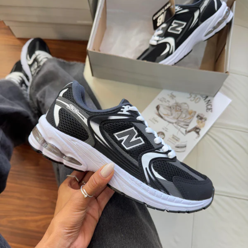 NB 530 Black and White