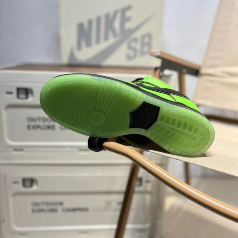 The Powerpuff Girls x Nike SB Dunk Low "Buttercup"