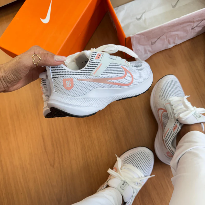 Pegasus White/Guava