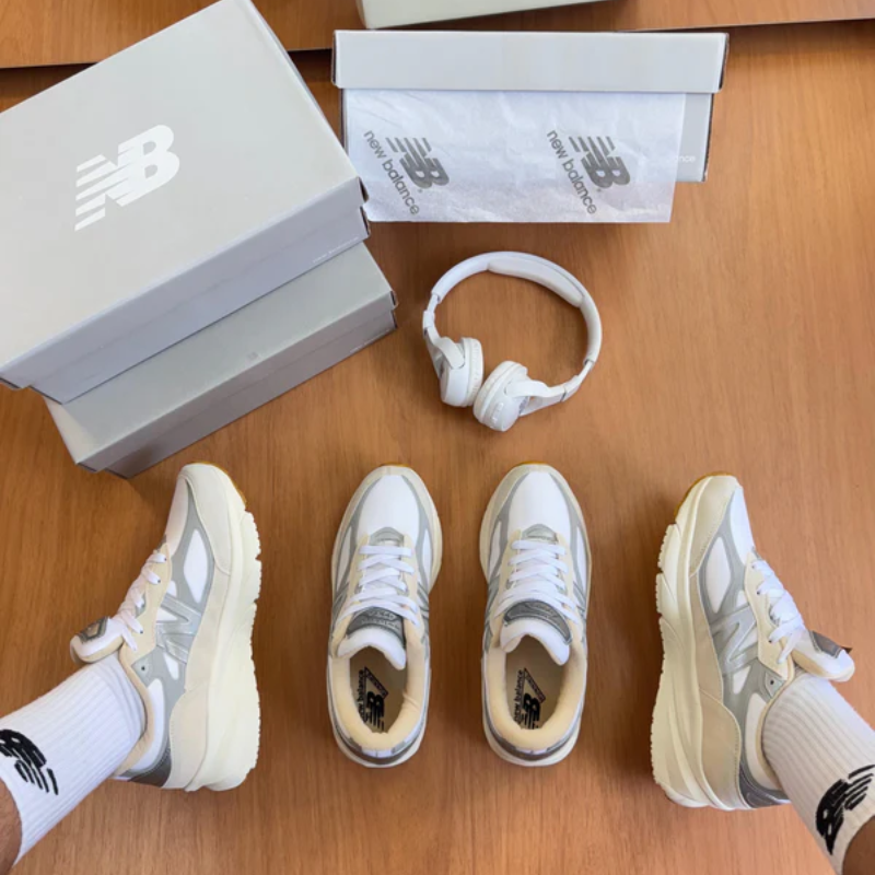 NB 990 White/Silver