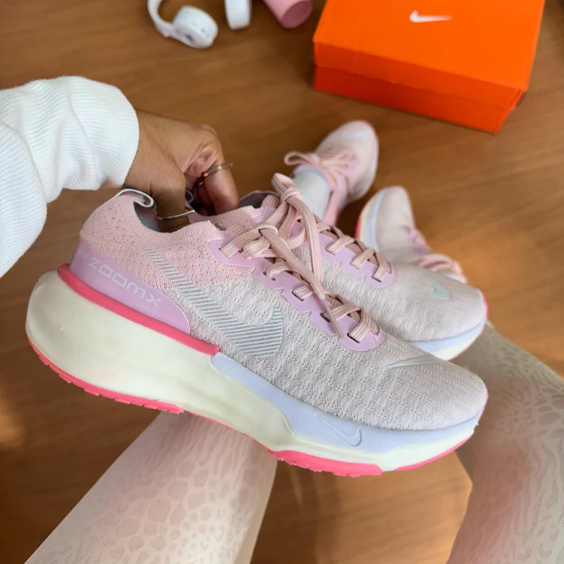 Invincible Run White/Pink