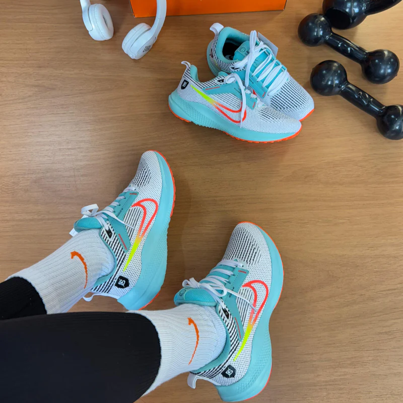 Pegasus 41 White/Blue