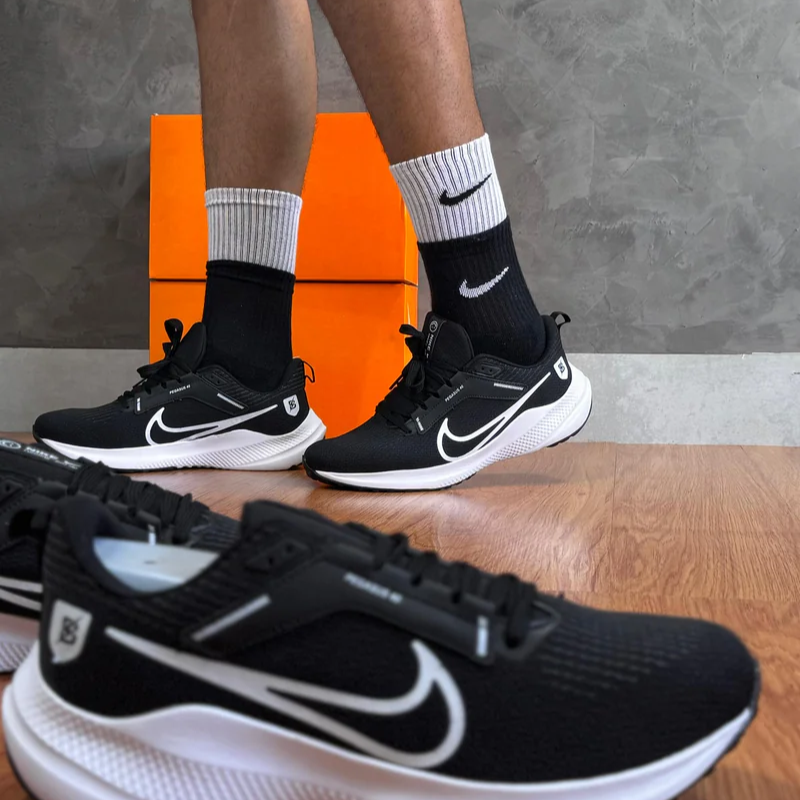 Pegasus 40 Black/White
