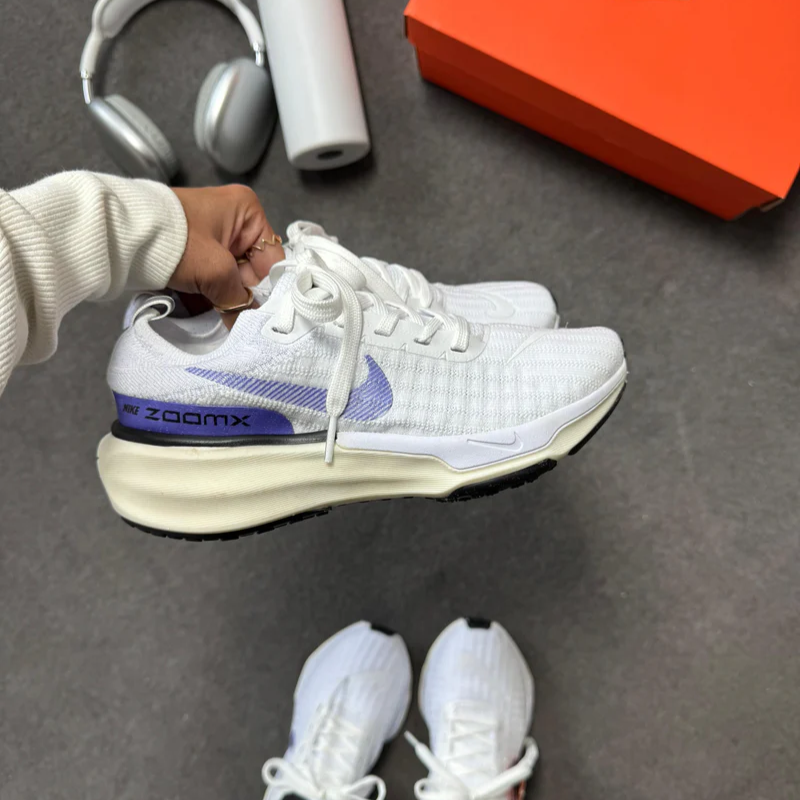 Invincible Run White/Purple