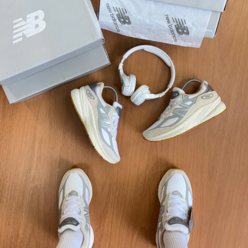 NB 990 White/Silver