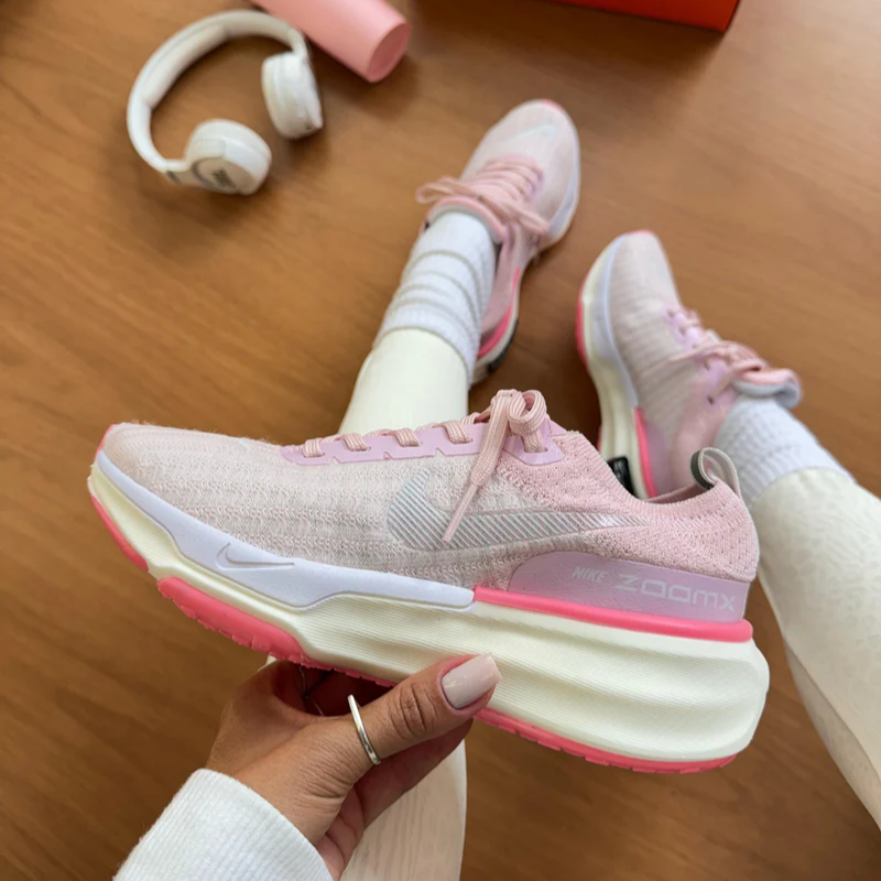 Invincible Run White/Pink
