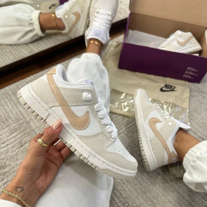Dunk Low Rose & White
