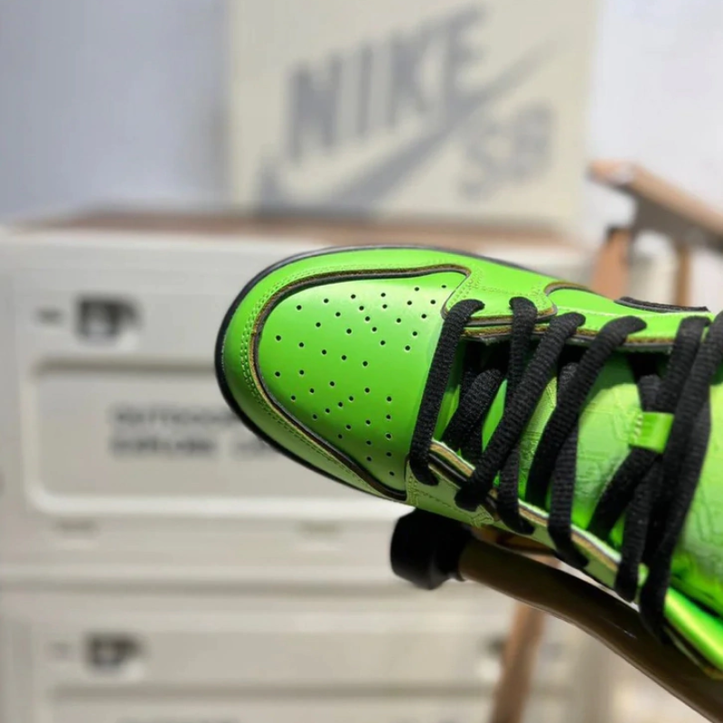 The Powerpuff Girls x Nike SB Dunk Low "Buttercup"