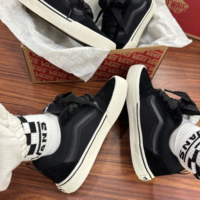Vans KNU Full Dark