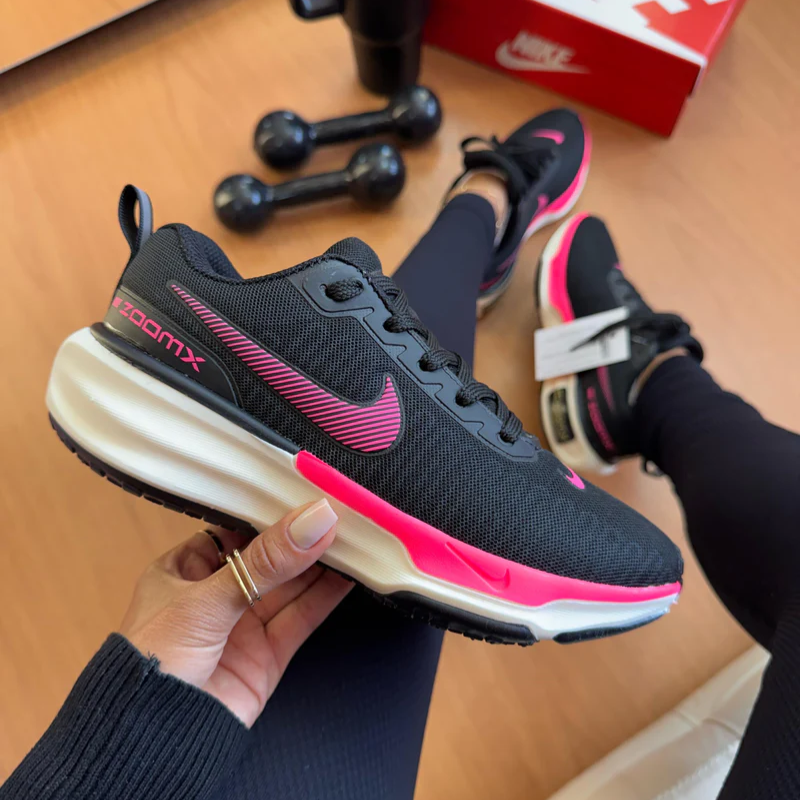 Invincible Run 3 Black/Pink