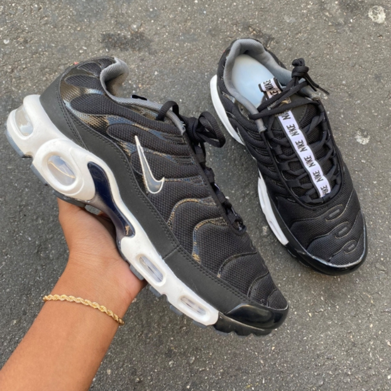 Air Max TN Plus Black & White
