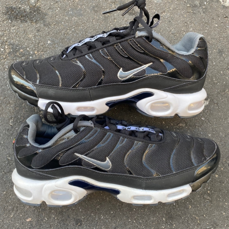 Air Max TN Plus Black & White
