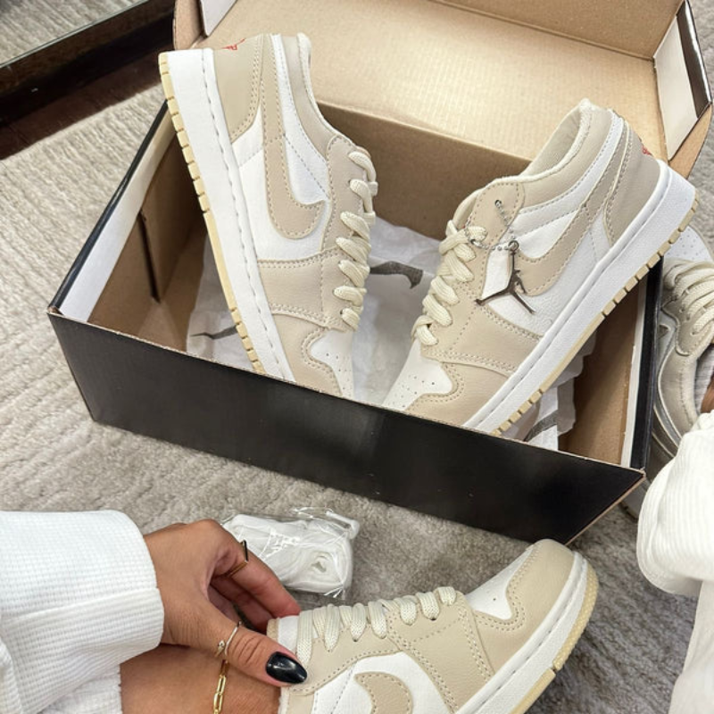 Air Jordan Low Bege