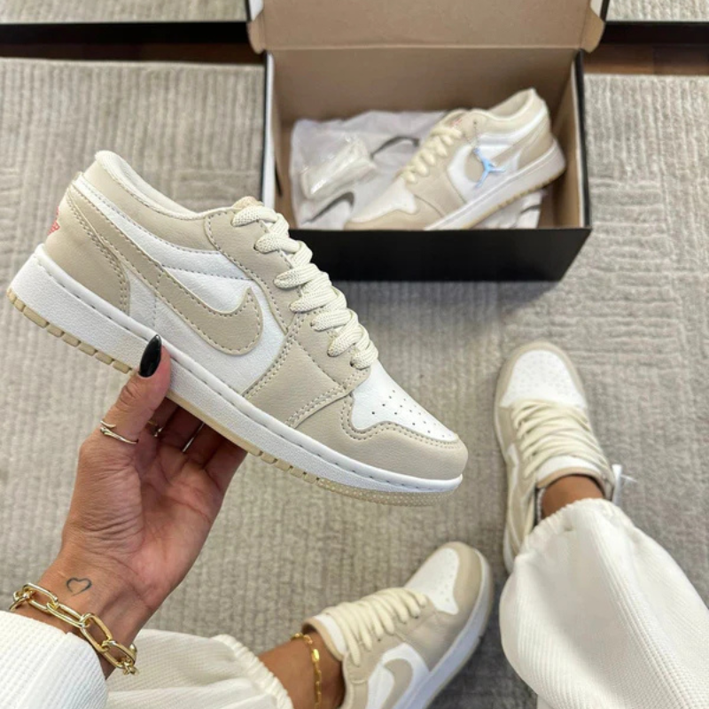 Air Jordan Low Bege