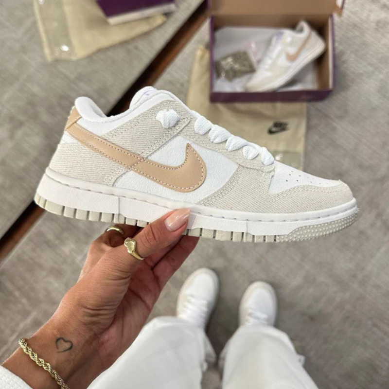 Dunk Low Rose & White