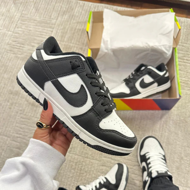 SB Dunk Low Panda