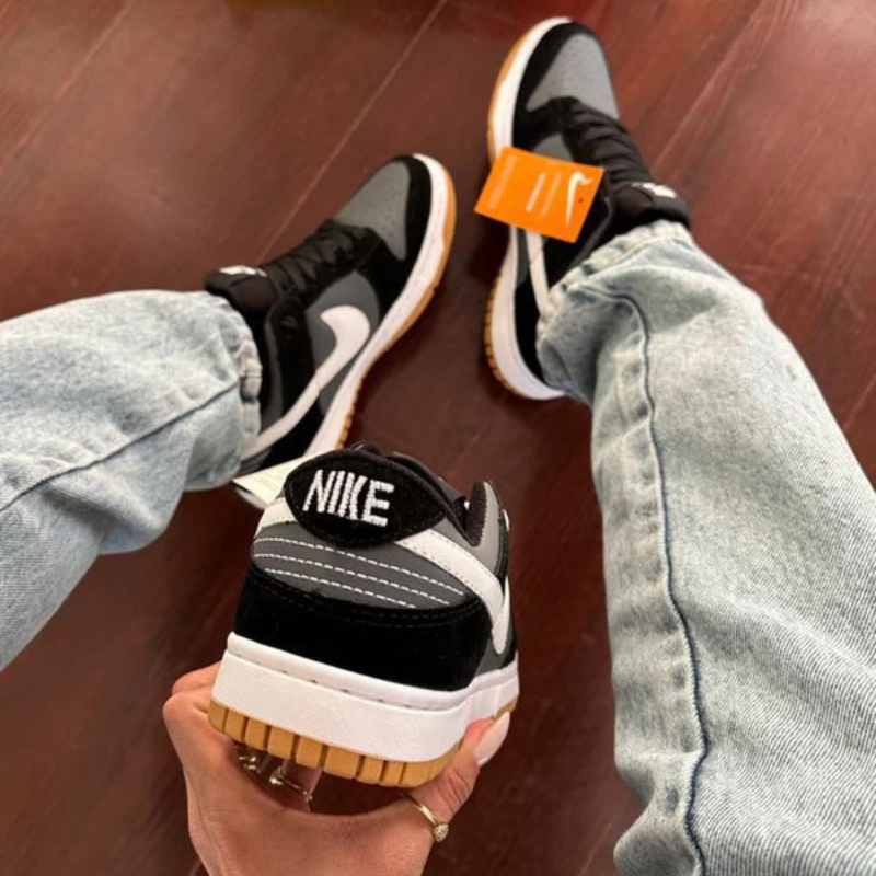 SB Dunk Low
