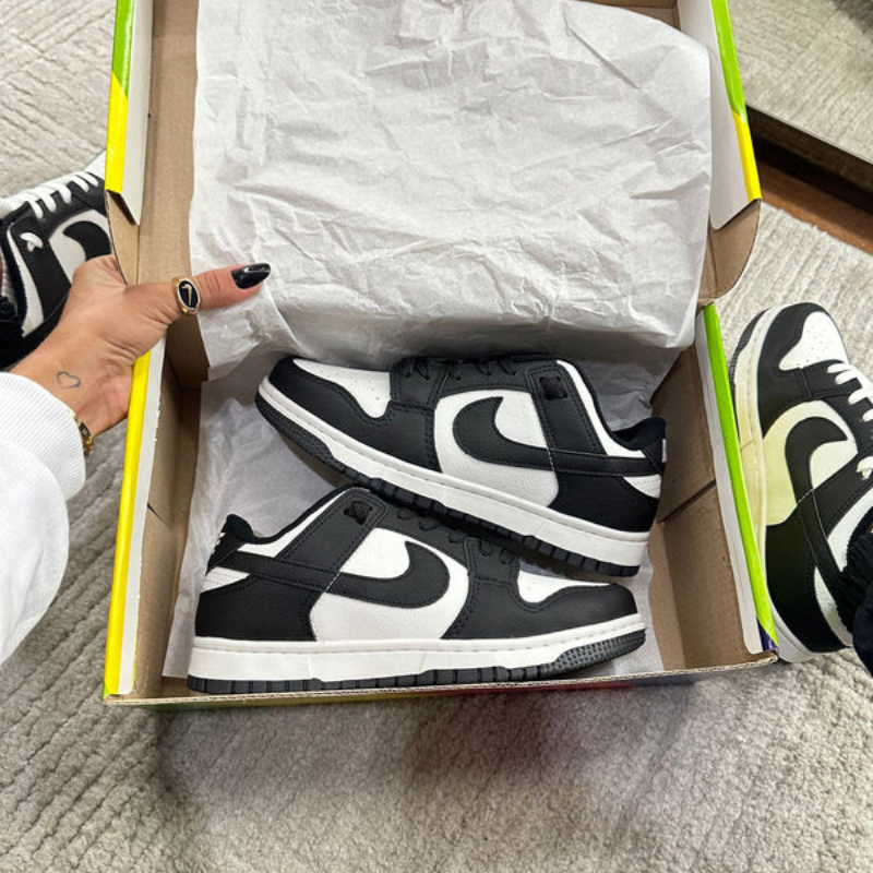 SB Dunk Low Panda