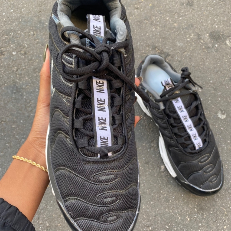 Air Max TN Plus Black & White