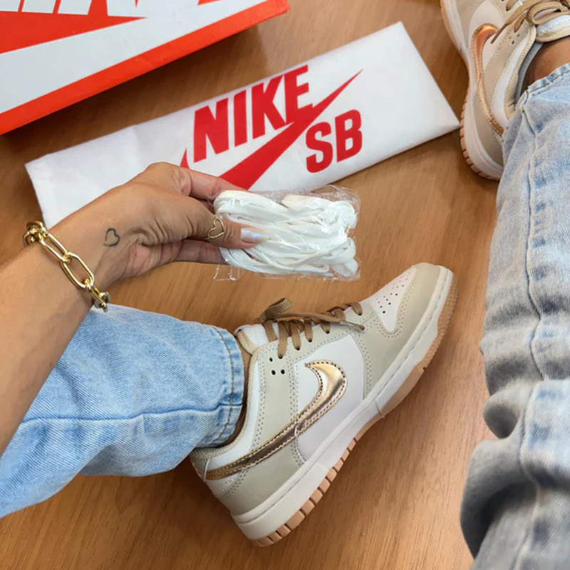Dunk Low Off-Cobre