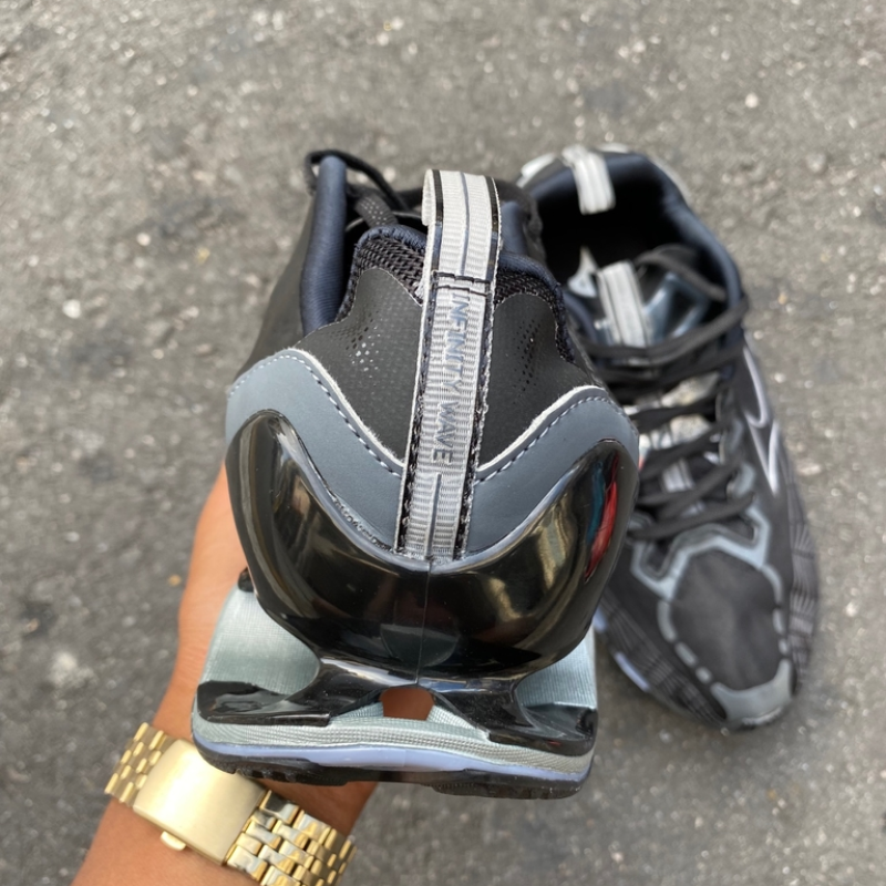 Wave Prophecy X Black & White