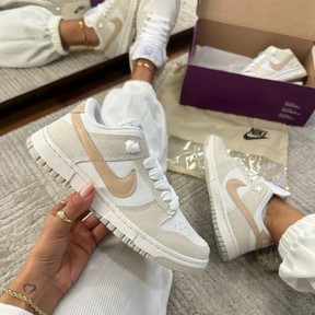 Dunk Low Rose & White