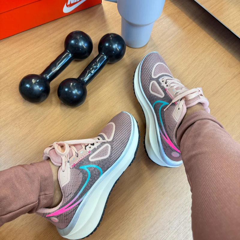 Nike Vomero 17 Pink