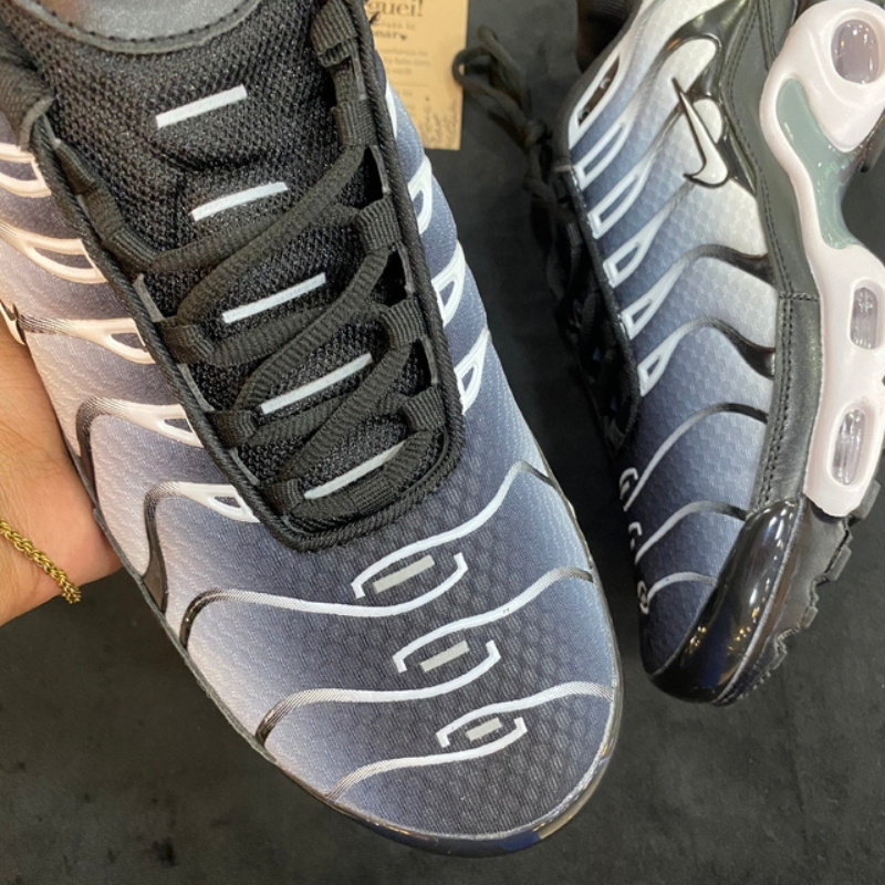 Air Max TN Plus Metallic Silver