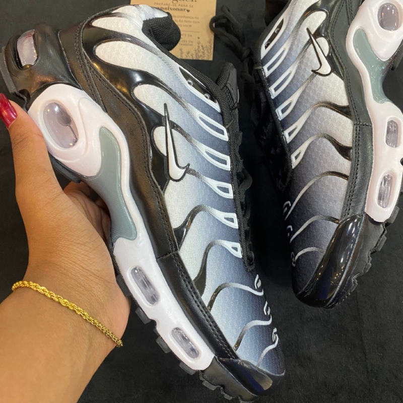 Air Max TN Plus Metallic Silver