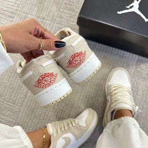 Air Jordan Low Bege