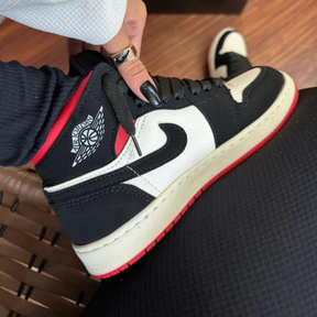 Air Jordan 1 High Chicago