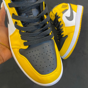 Air Jordan 1 Mid Taxi