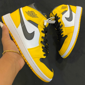 Air Jordan 1 Mid Taxi